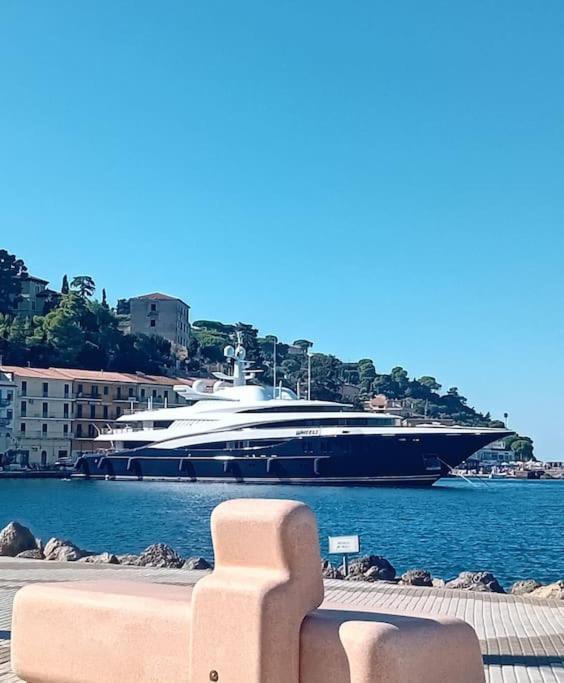 Sweet Liana Un Tuffo Nel Cuore Del Paese Porto Santo Stefano  Esterno foto